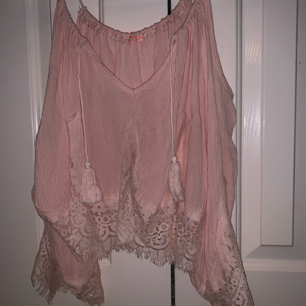 pink off the shoulder long sleeve crop top